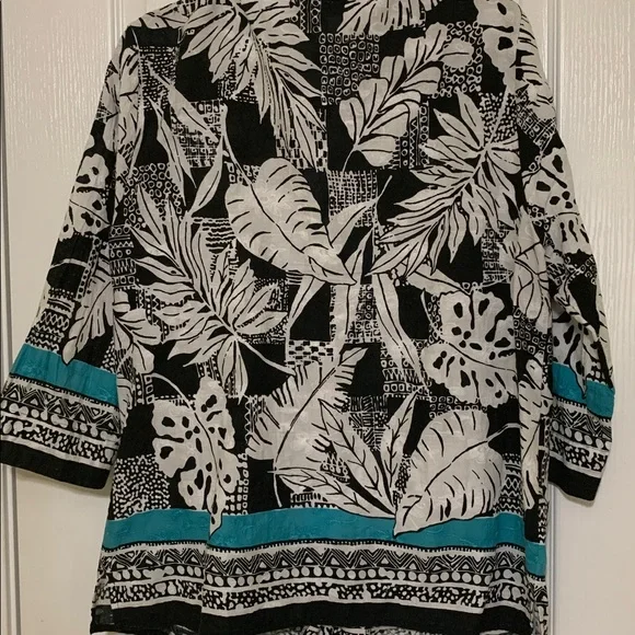 Alfred Dunner Monochrome Leaf Print Blouse - Picture 4 of 4